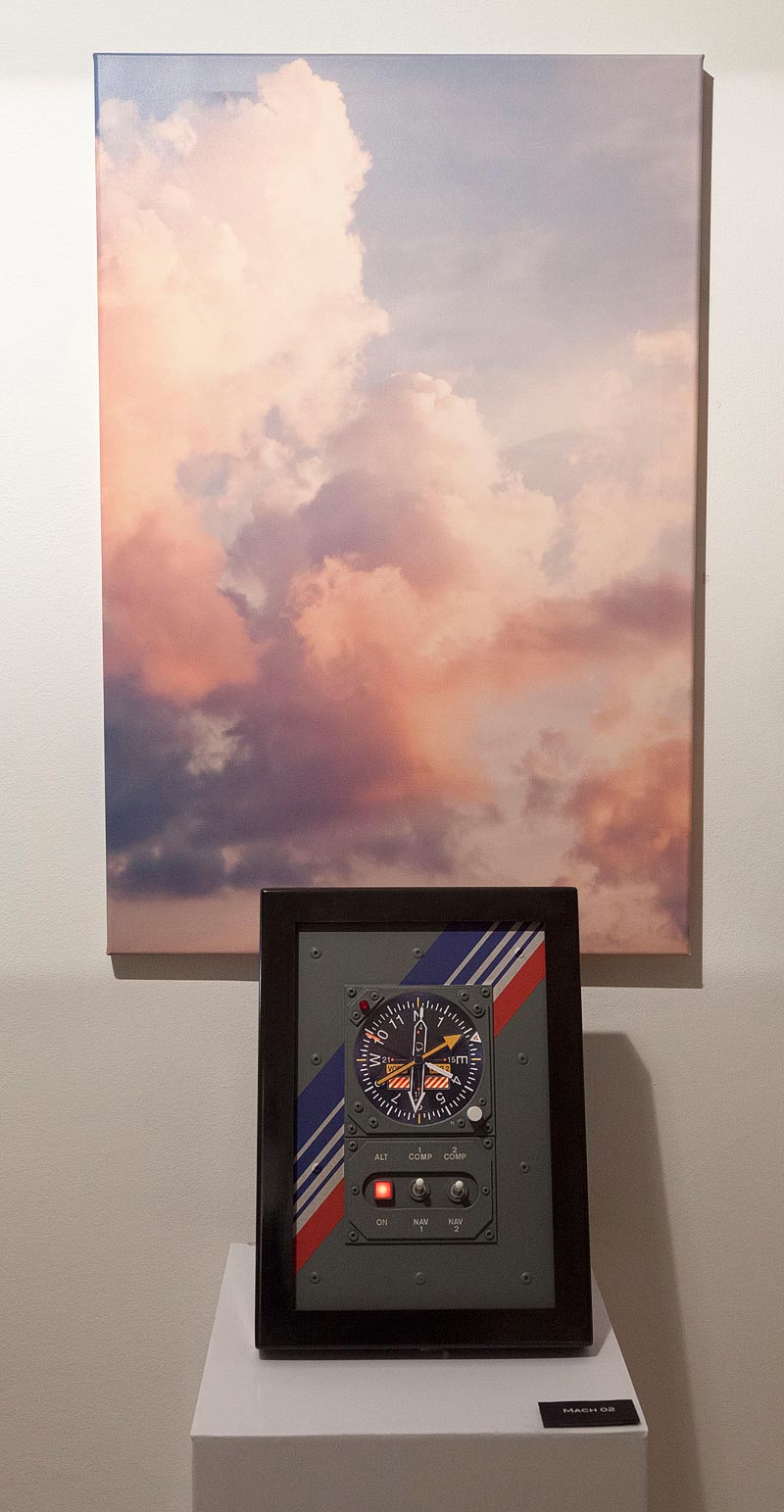  - <b>Mach 02</b> - Collection Horloge de Bord <br>Dim. : 33.5 x 24.5 x 4 cm